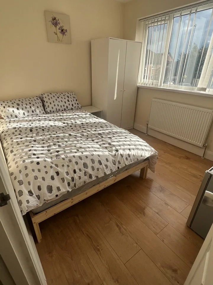 Room Goresbrook Road in Greater London