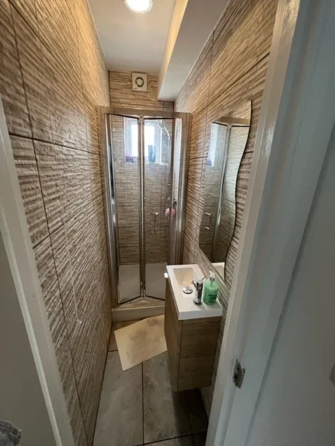 Room Goresbrook Road in Greater London