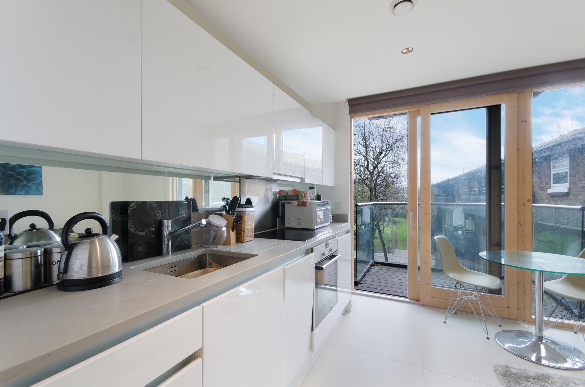 Flat Cobblestone Square in Greater London