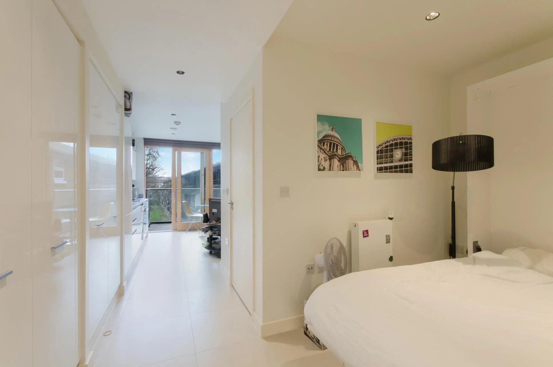 Flat Cobblestone Square in Greater London