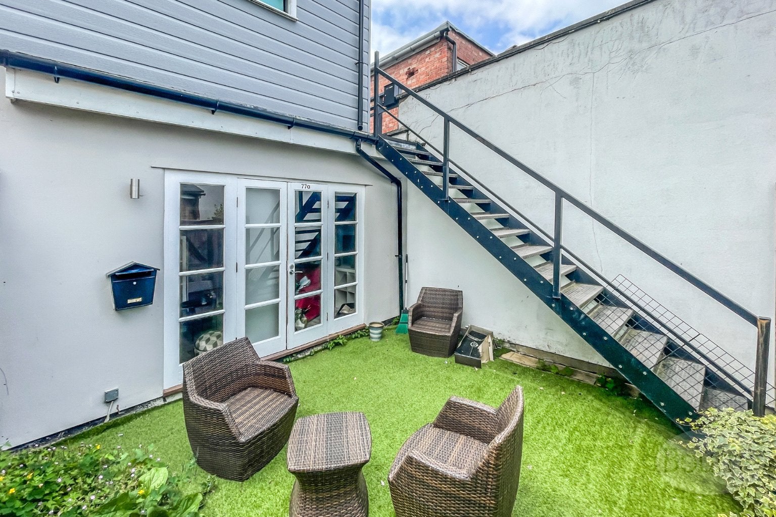 Flat Prince's Road in Elmbridge
