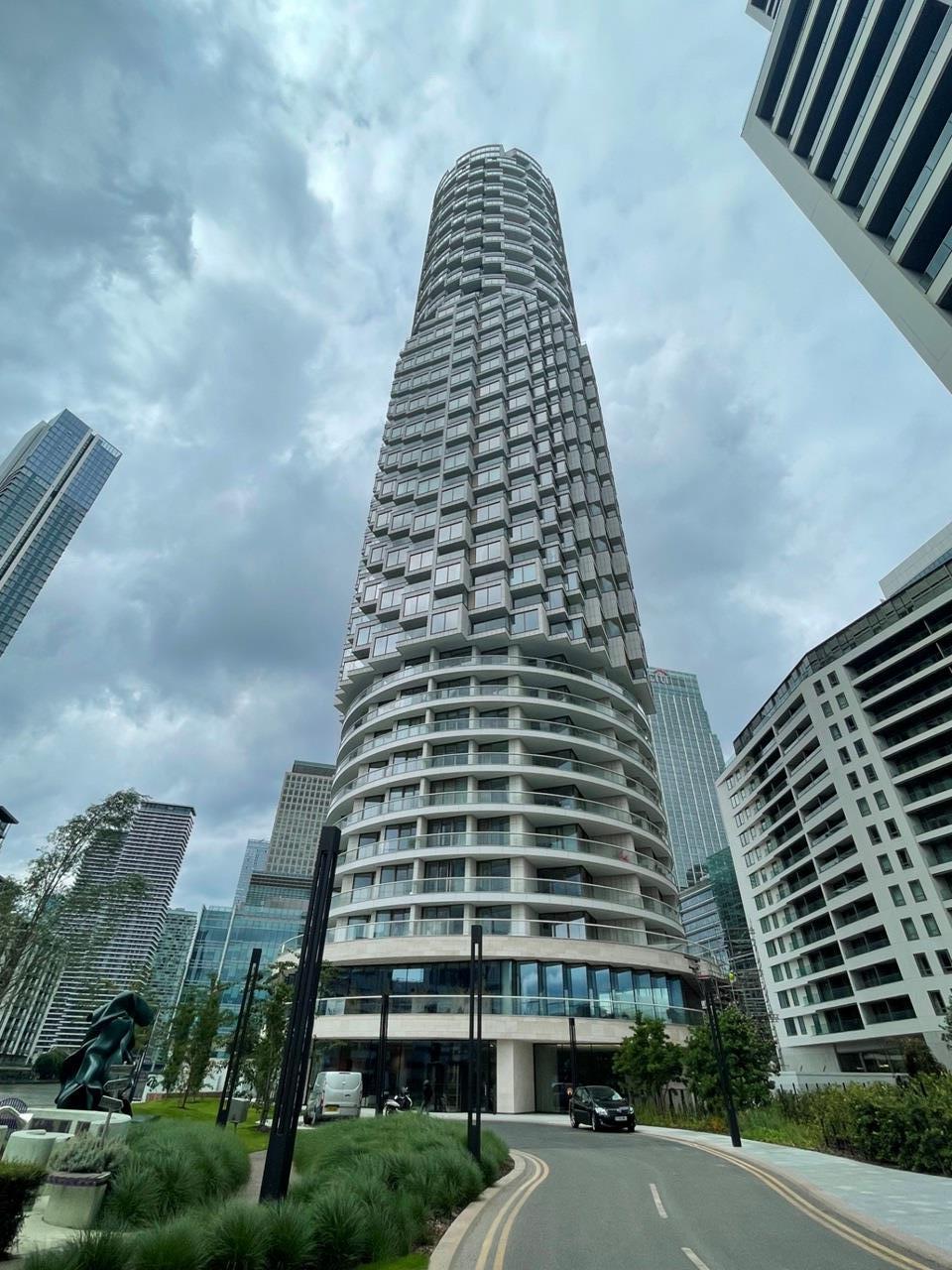 Flat Park Drive in Greater London