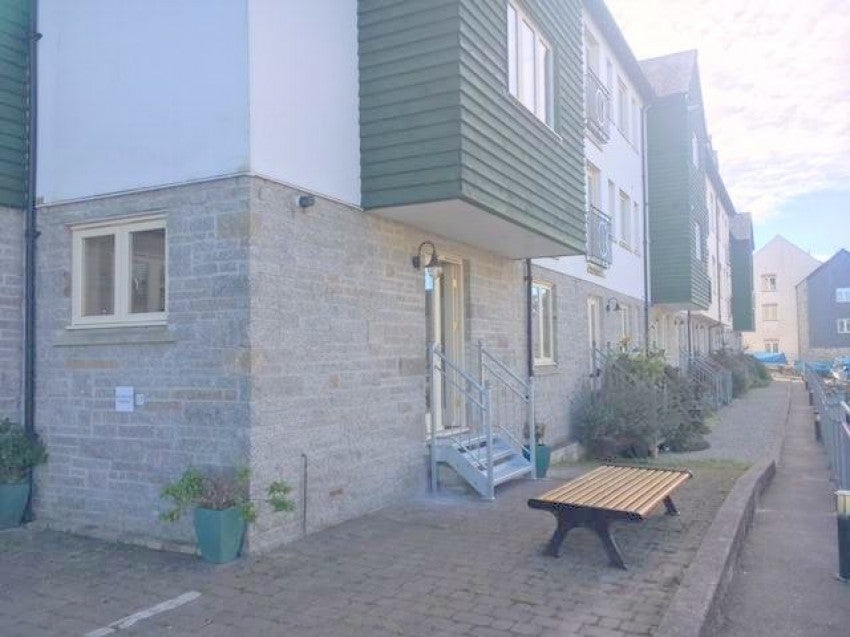 Flat Eastwood Road in Penryn