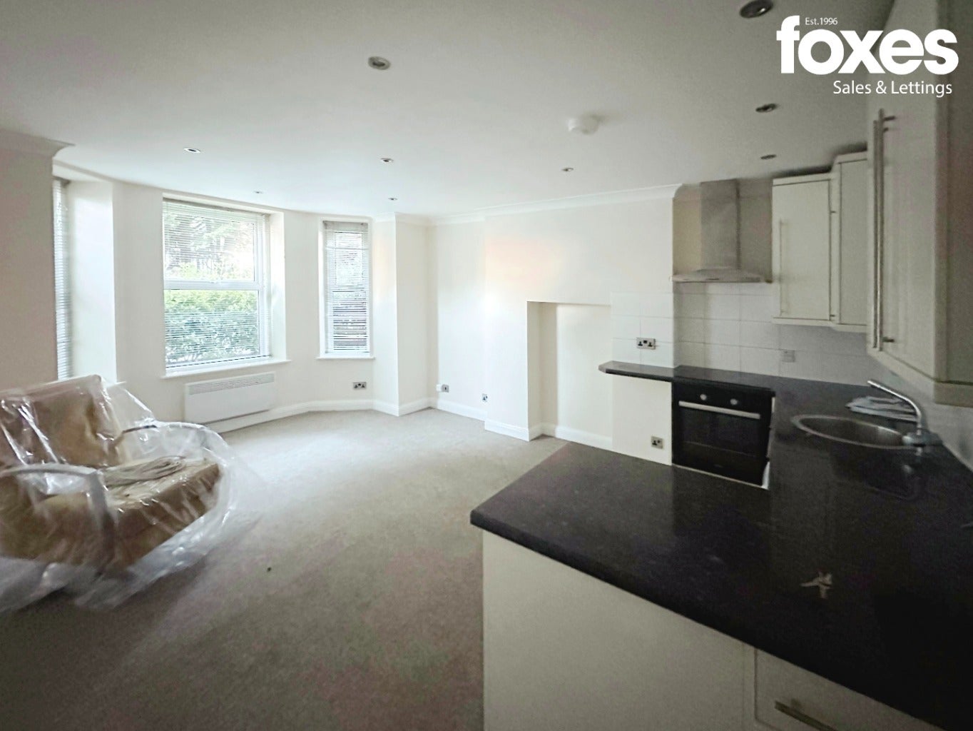 Flat Wootton Gardens in Bournemouth