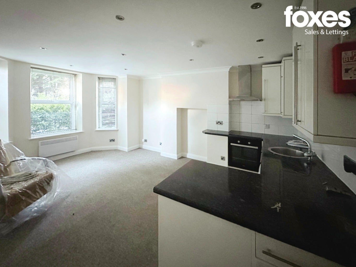 Flat Wootton Gardens in Bournemouth