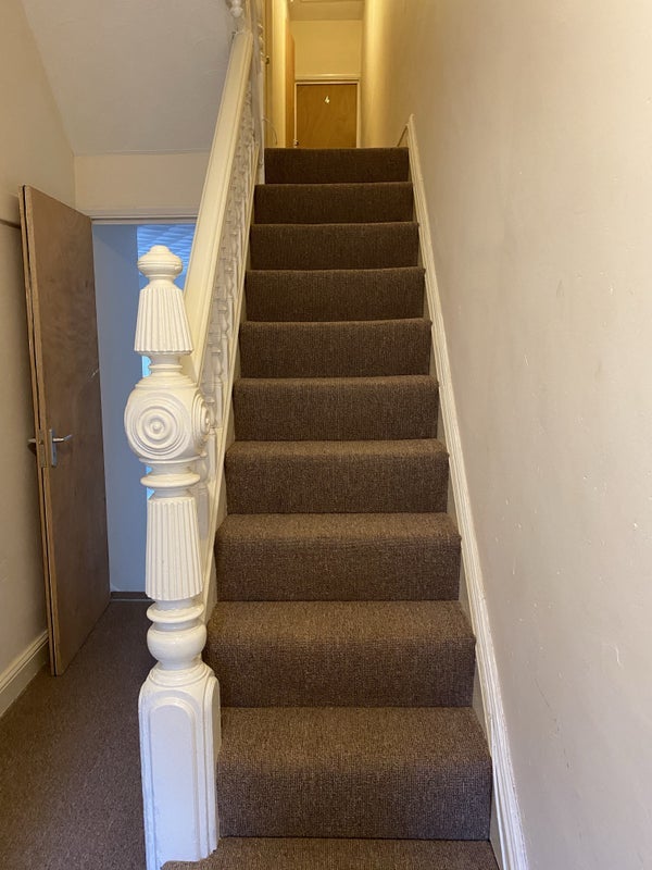 Room Ninian Park Road in Cardiff