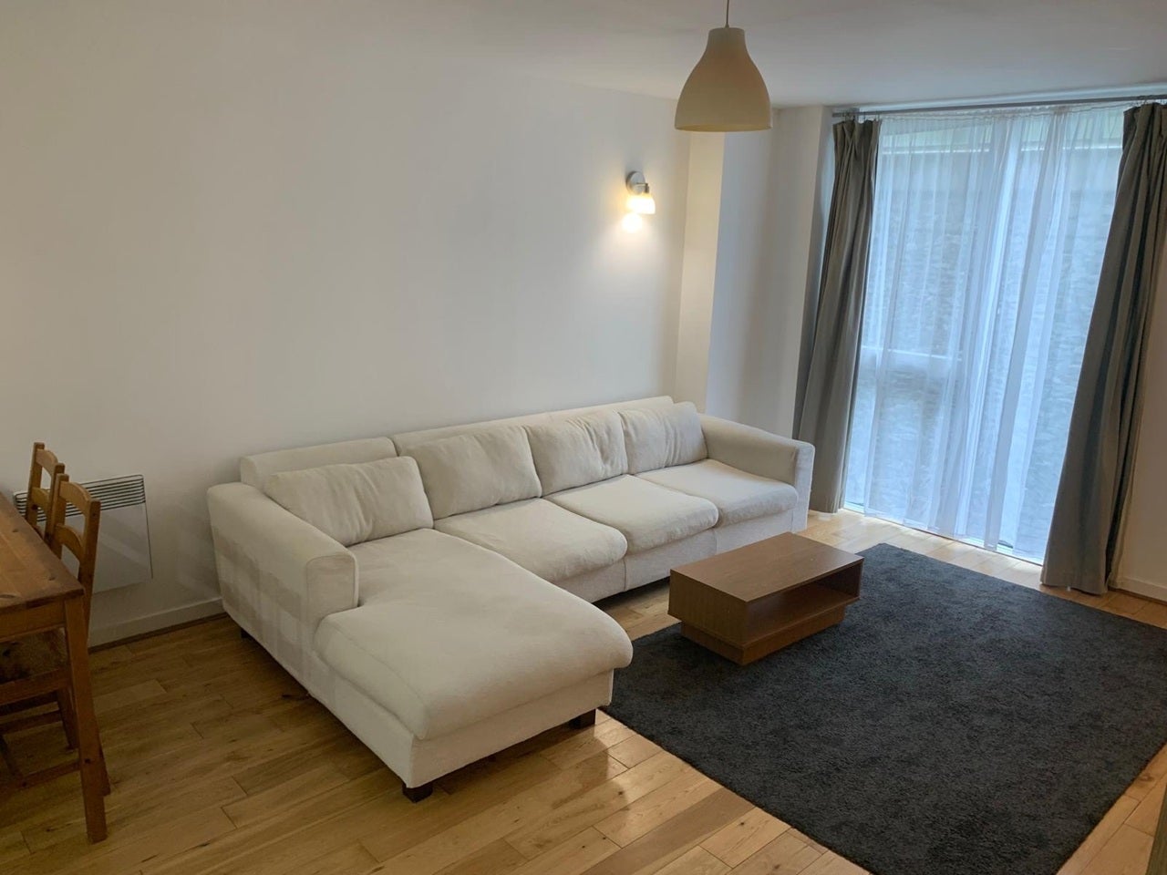 Flat Chadwell Lane in Greater London