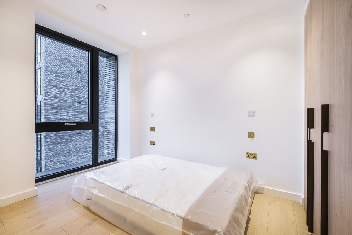 Flat Granary Street in Greater London