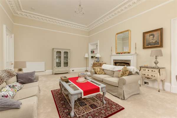 Flat Douglas Crescent in City of Edinburgh
