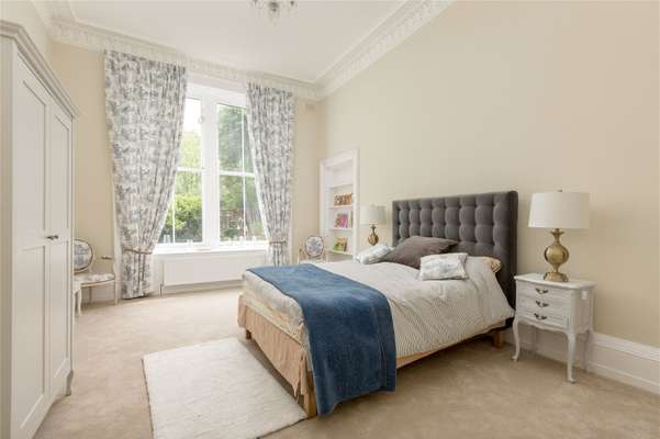 Flat Douglas Crescent in City of Edinburgh