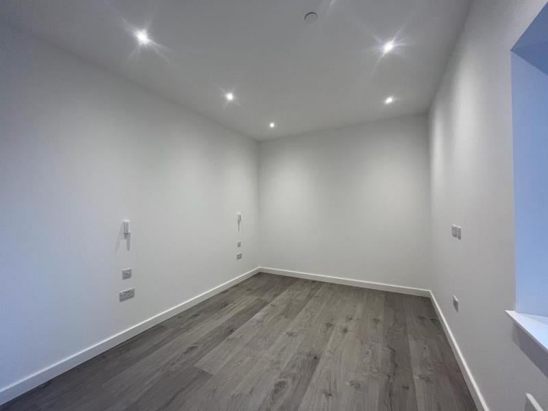 Flat Ladymead in Guildford