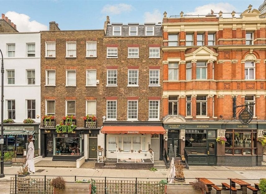 Flat Charlotte Street in Greater London