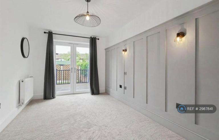 Flat Fox Road in Rushcliffe