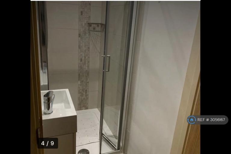 Room Chartwell Drive in Luton