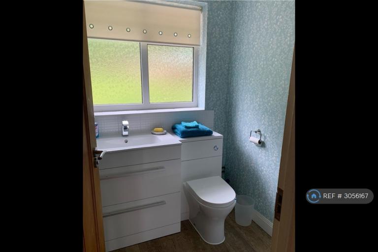 Room Chartwell Drive in Luton