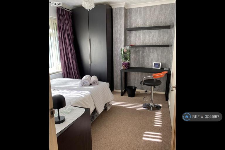 Room Chartwell Drive in Luton