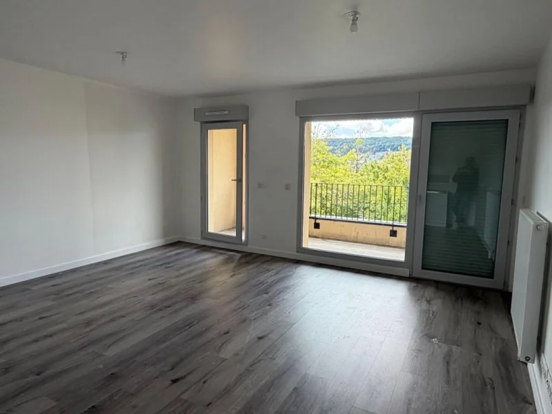 Flat Rue Bertolt Brecht in Caudebec-lès-Elbeuf