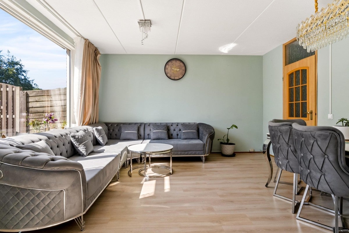 Tussenwoning te koop: Leemwierde 197, Almere