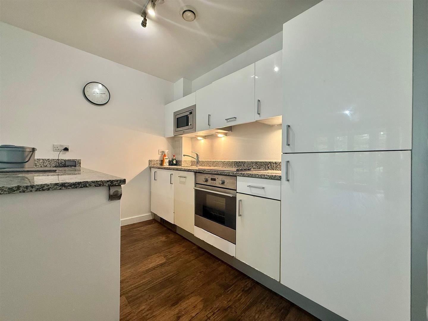 Flat Park Lodge Avenue in Greater London