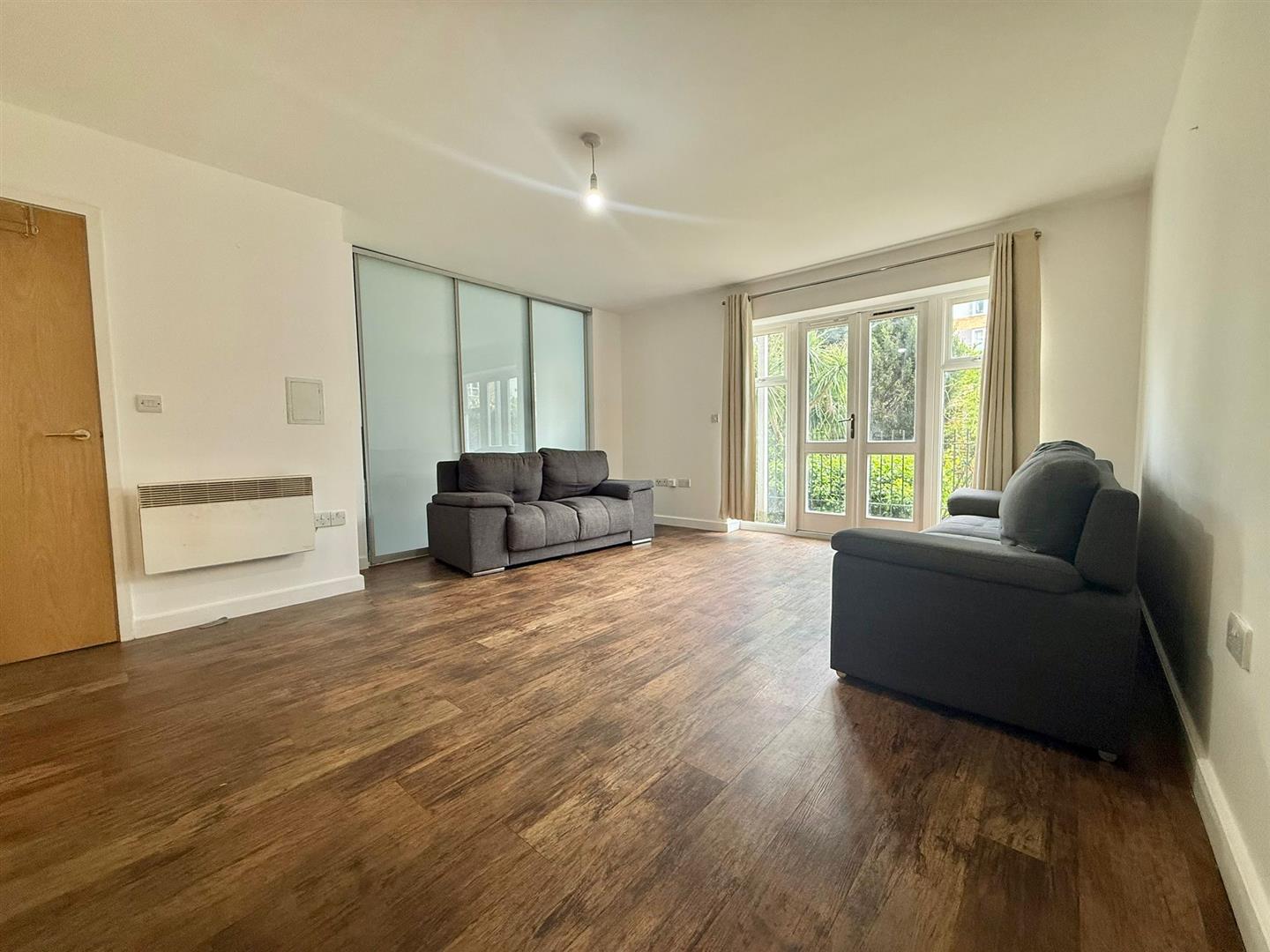 Flat Park Lodge Avenue in Greater London