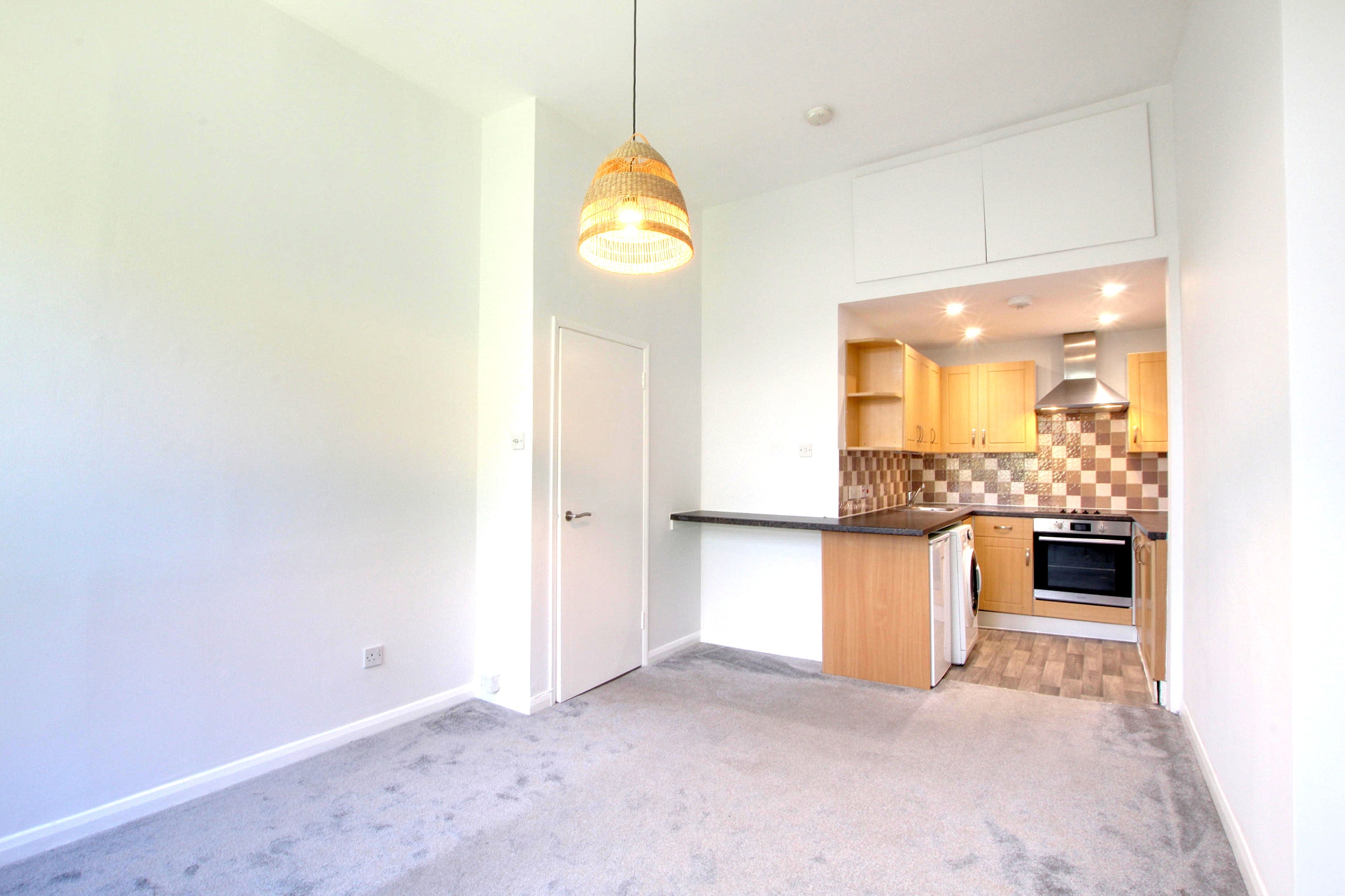 Flat Sinclair Road in Greater London