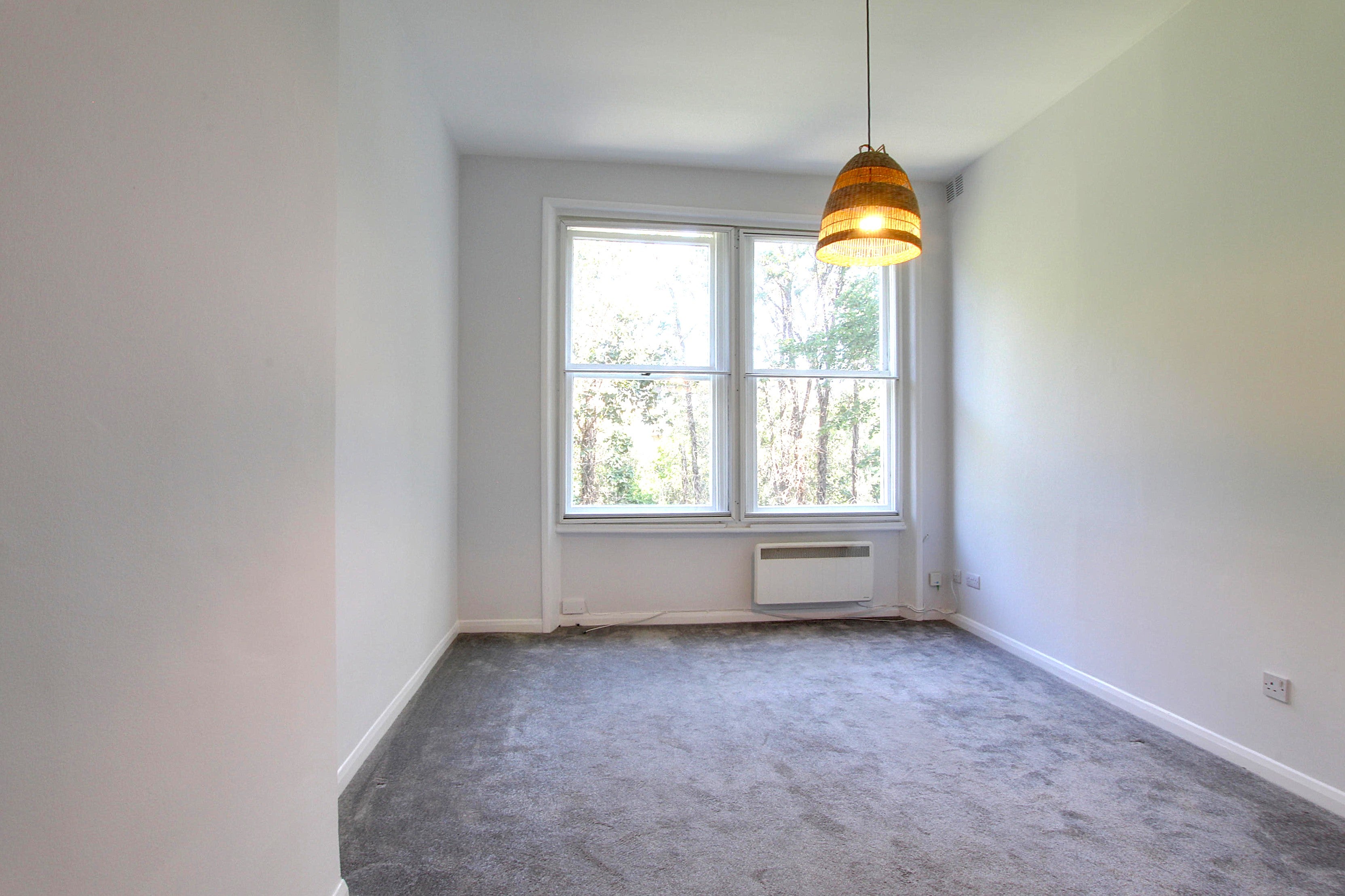 Flat Sinclair Road in Greater London