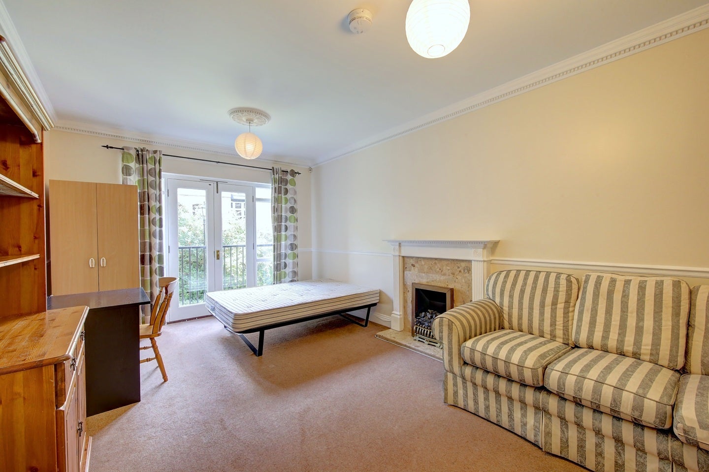 Flat Leathermarket Court in Greater London
