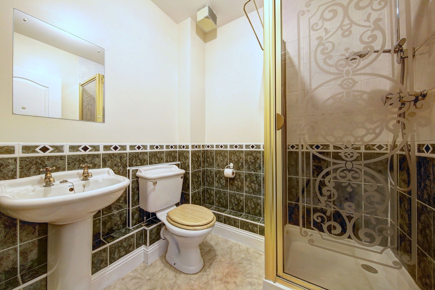 Flat Leathermarket Court in Greater London