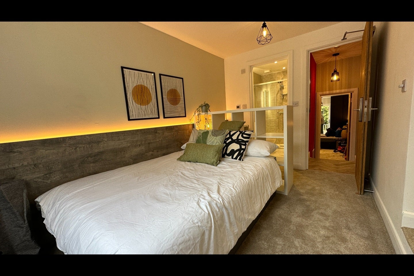 Room Ridgeway Drive in Greater London