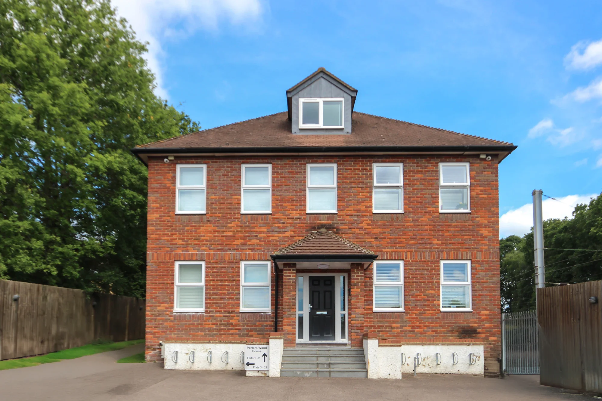 Flat Porters Wood in St Albans