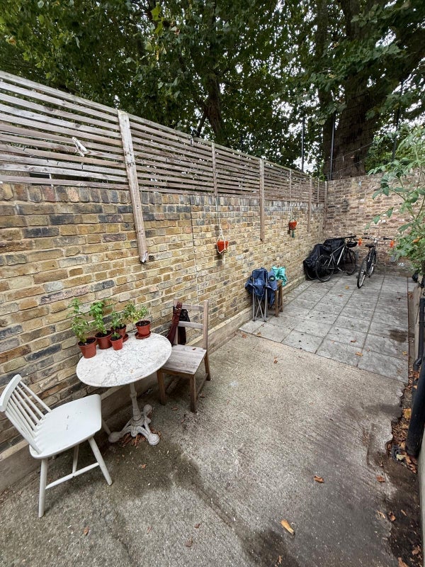 Room Freemantle Street in Greater London
