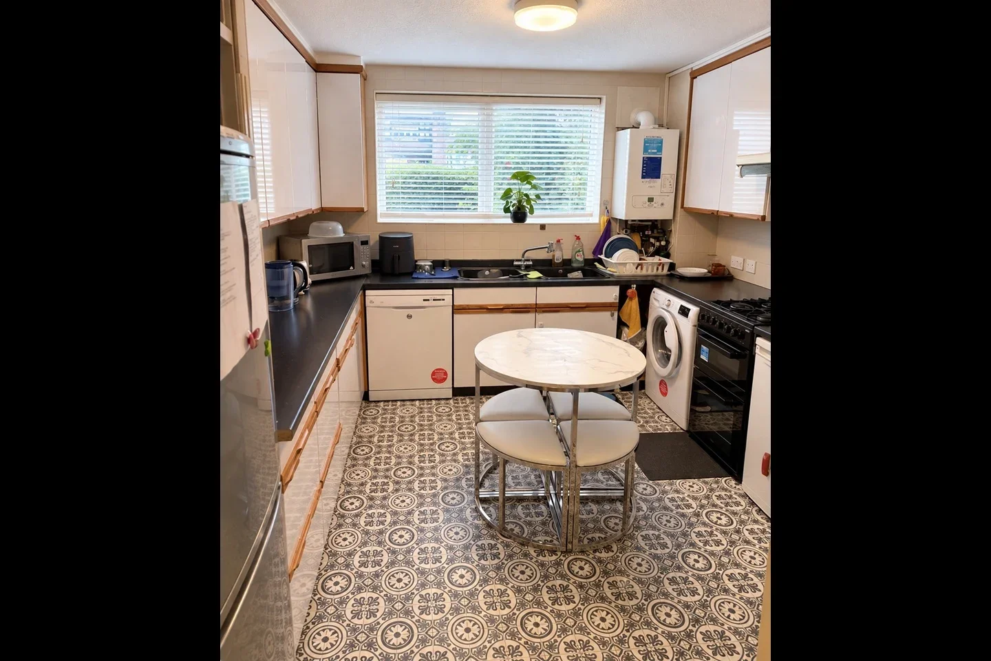 Room Tenterden Grove in Greater London