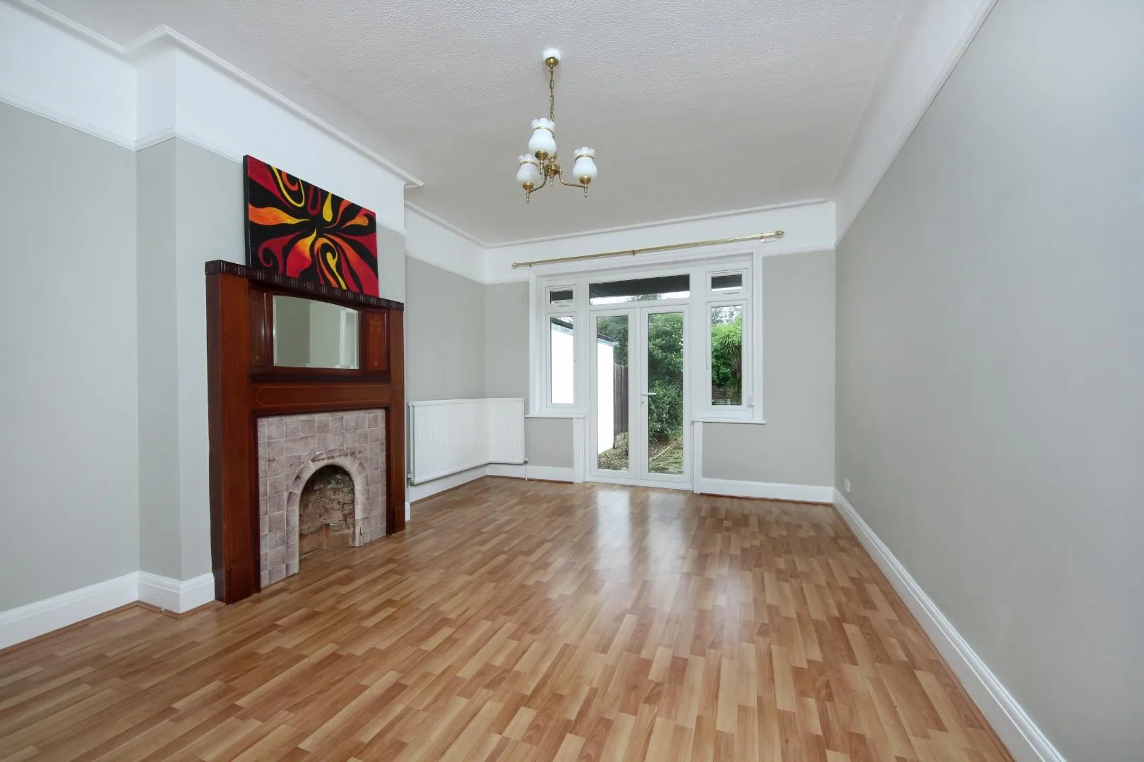 House Gunnersbury Avenue in Greater London