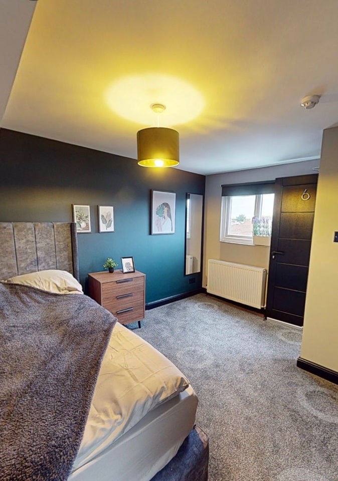 Room Bolton Road in Salford