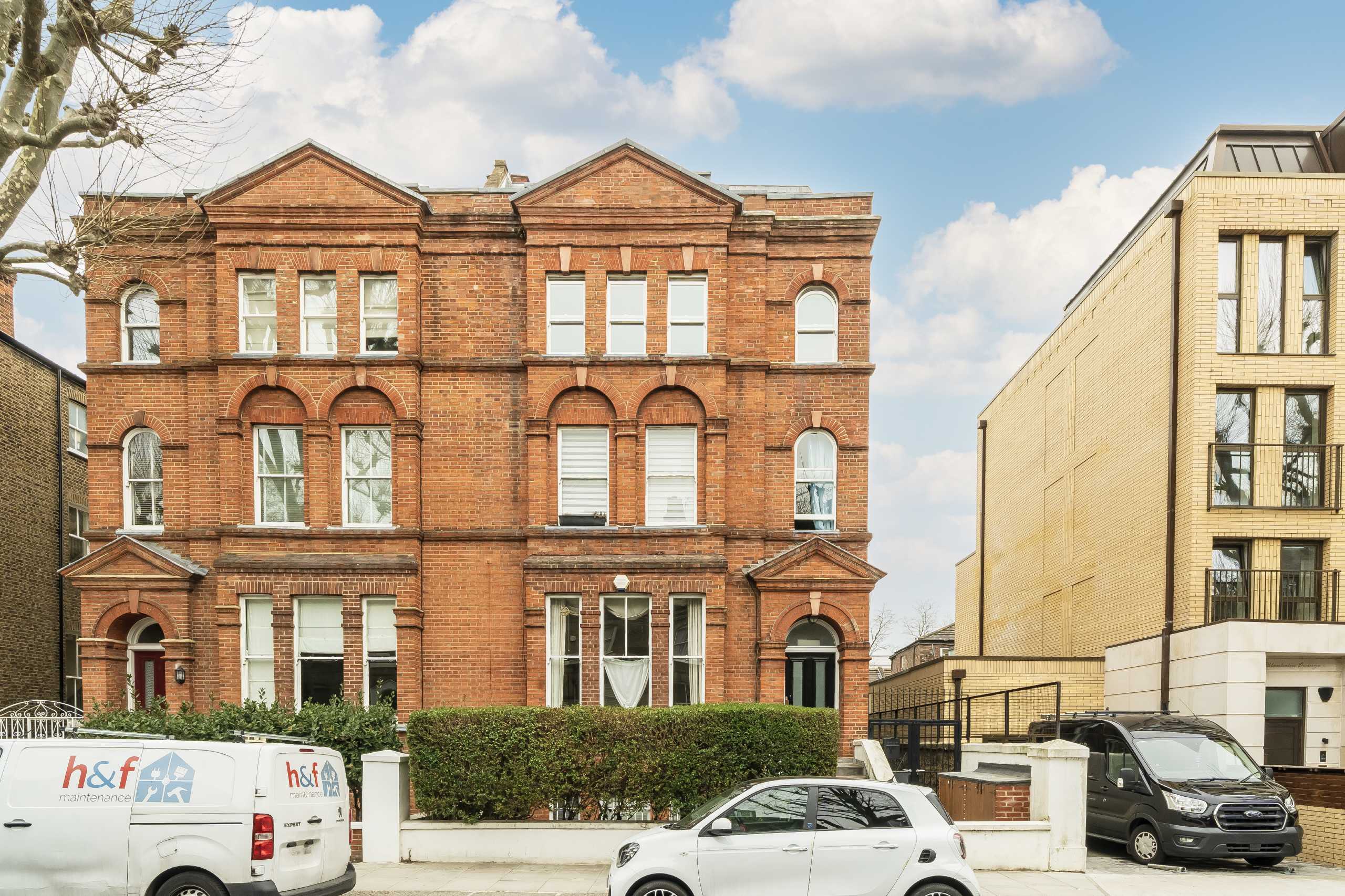 Flat Auriol Road in Greater London