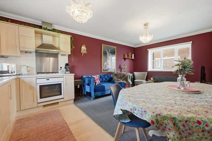 Flat Sullivan Close in Canterbury