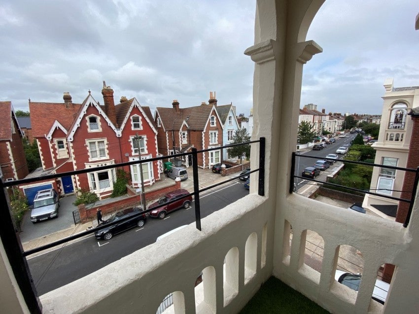 Flat Elm Grove in Portsmouth