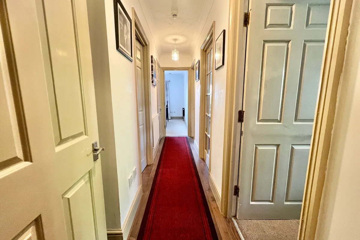 Flat Harlestone Road in Northampton