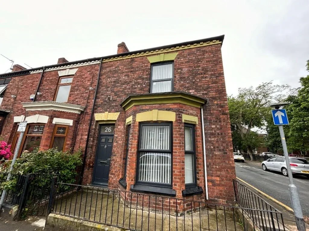 Room Church Street in Leigh