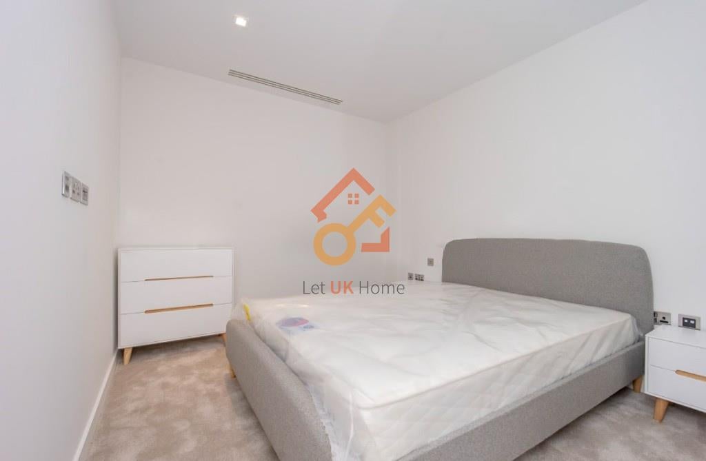 Flat Princess Louise Close in City of Westminster