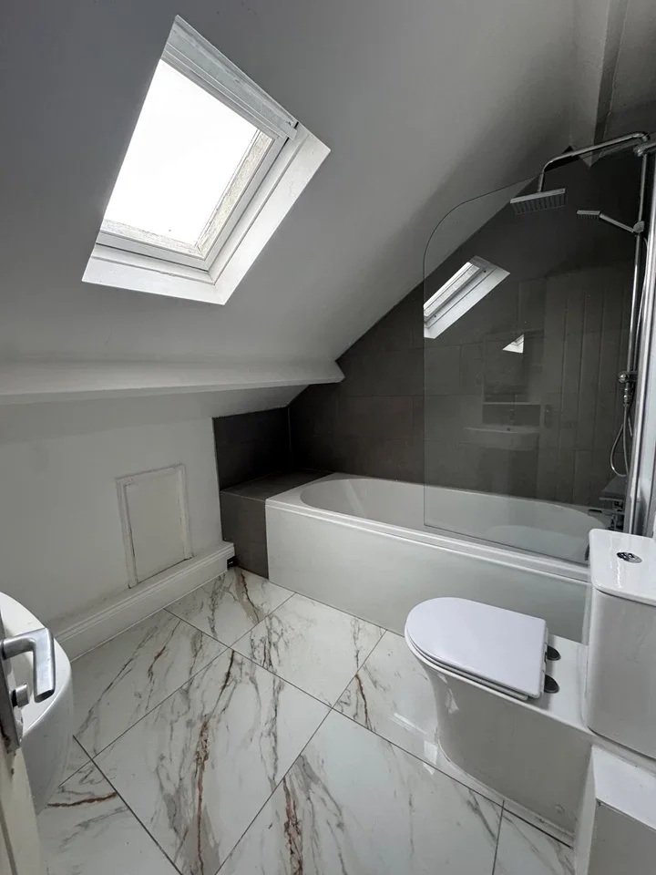 Room Strathmore Crescent in Newcastle upon Tyne