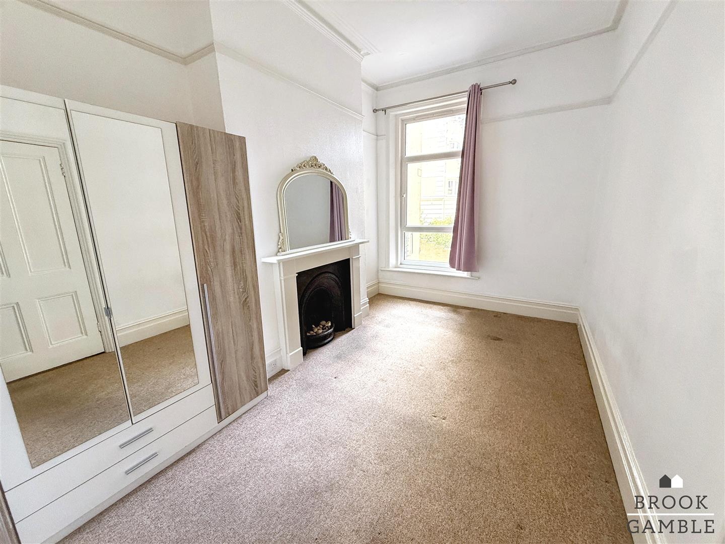 Flat Lascelles Terrace in Eastbourne