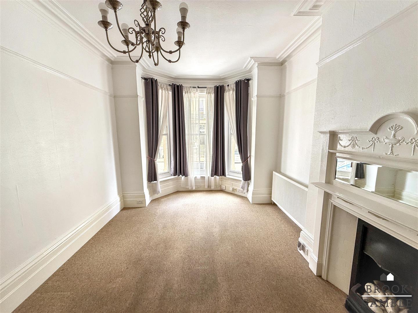 Flat Lascelles Terrace in Eastbourne