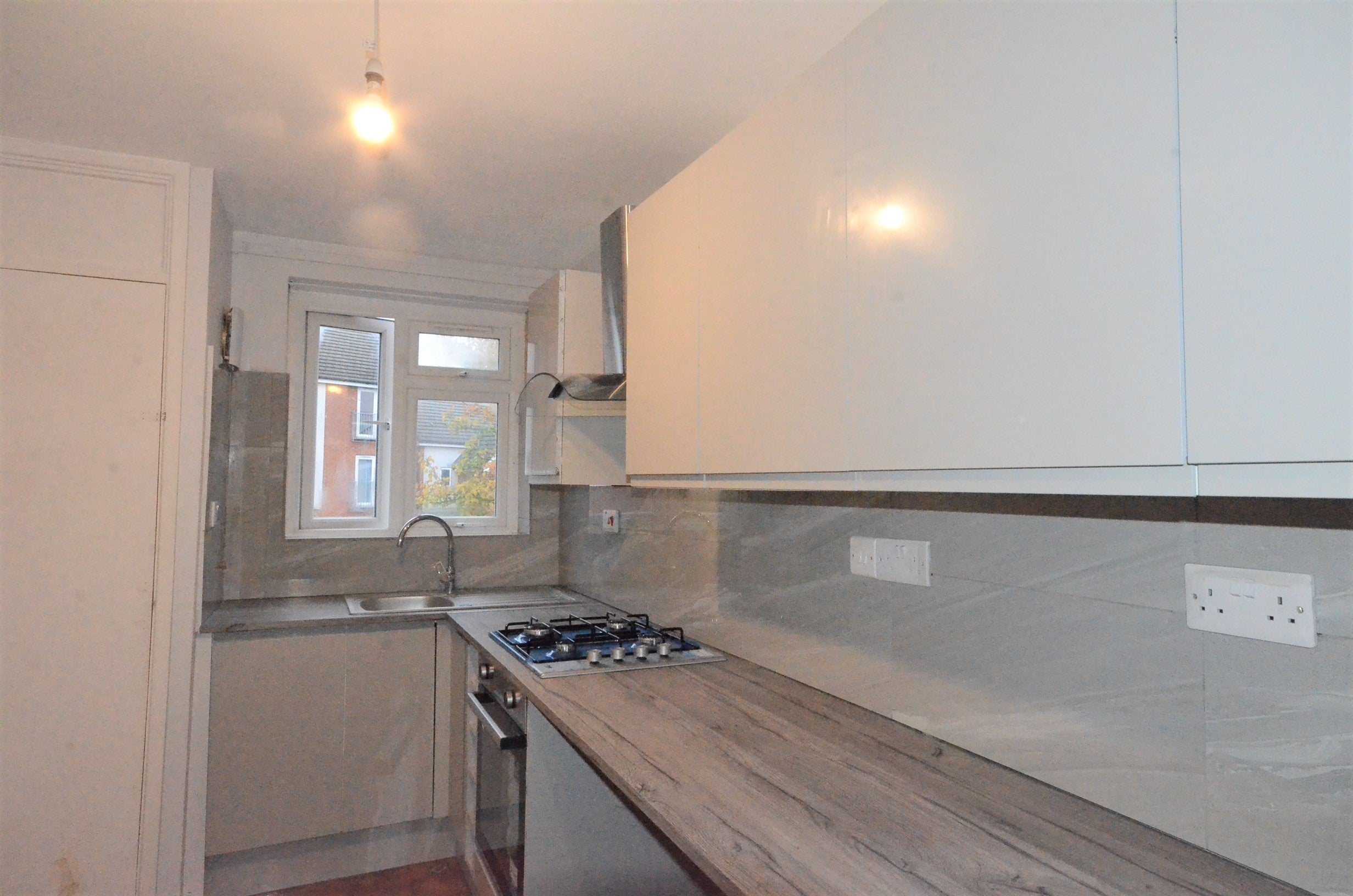 Flat Eden Close in Slough