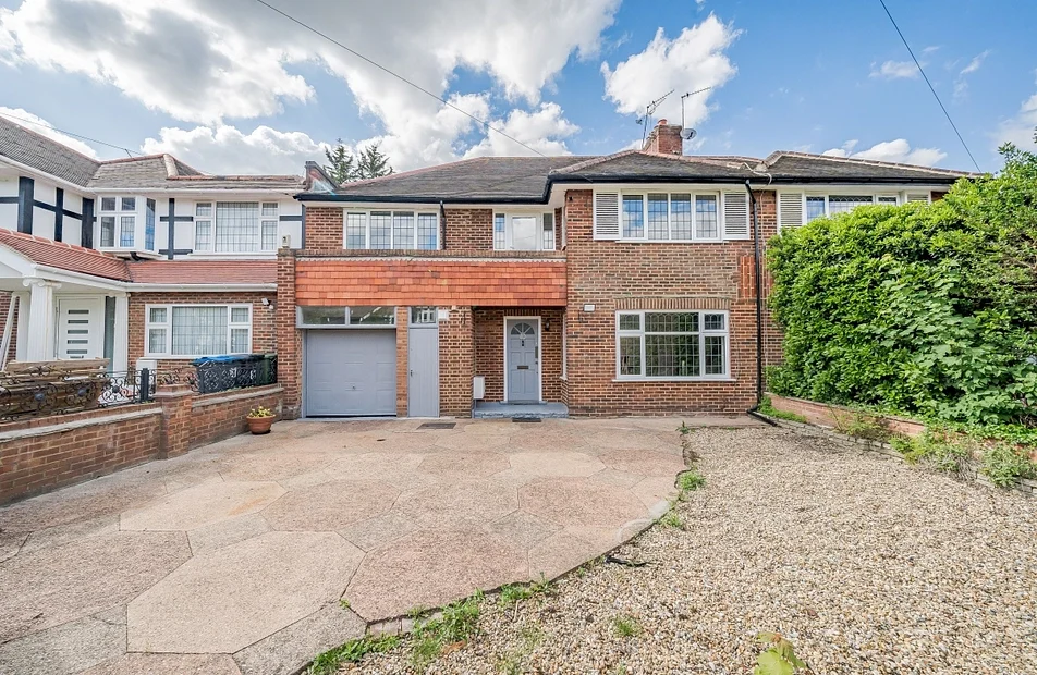 House Ullswater Crescent in Greater London