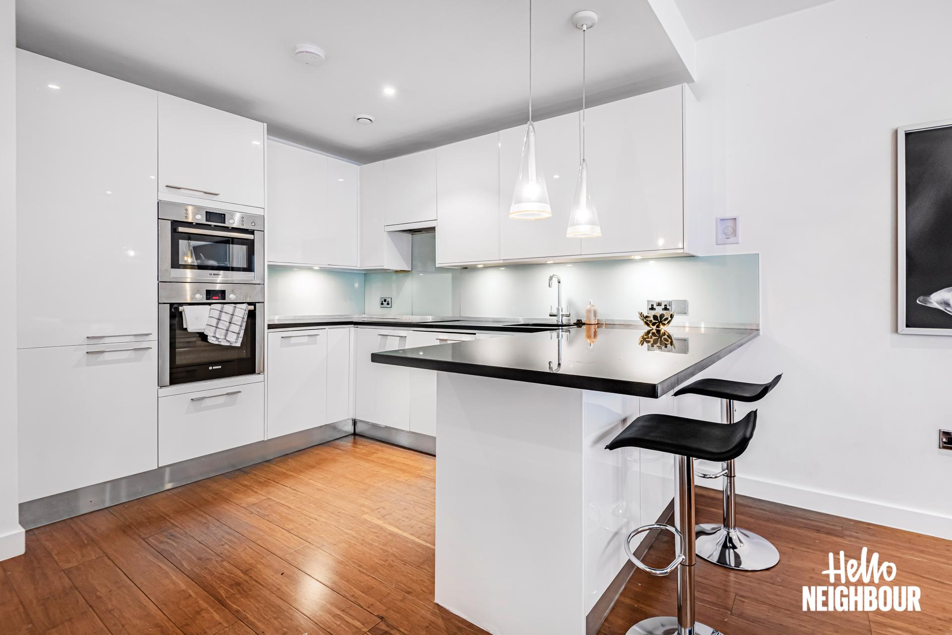 Flat Tavistock Crescent in Greater London
