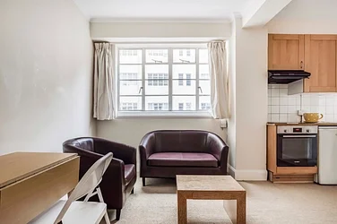 Flat Sloane Avenue in Greater London
