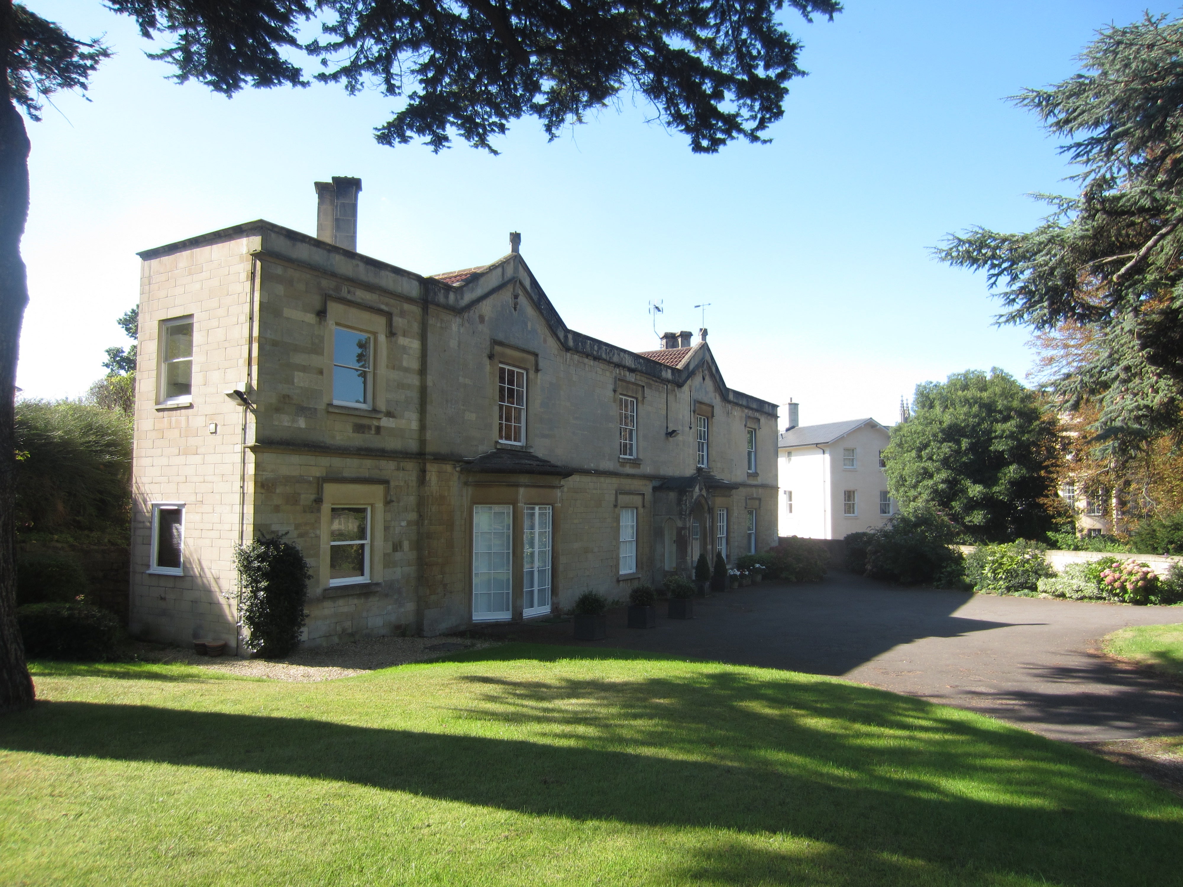 Flat Sydney Road in Bath