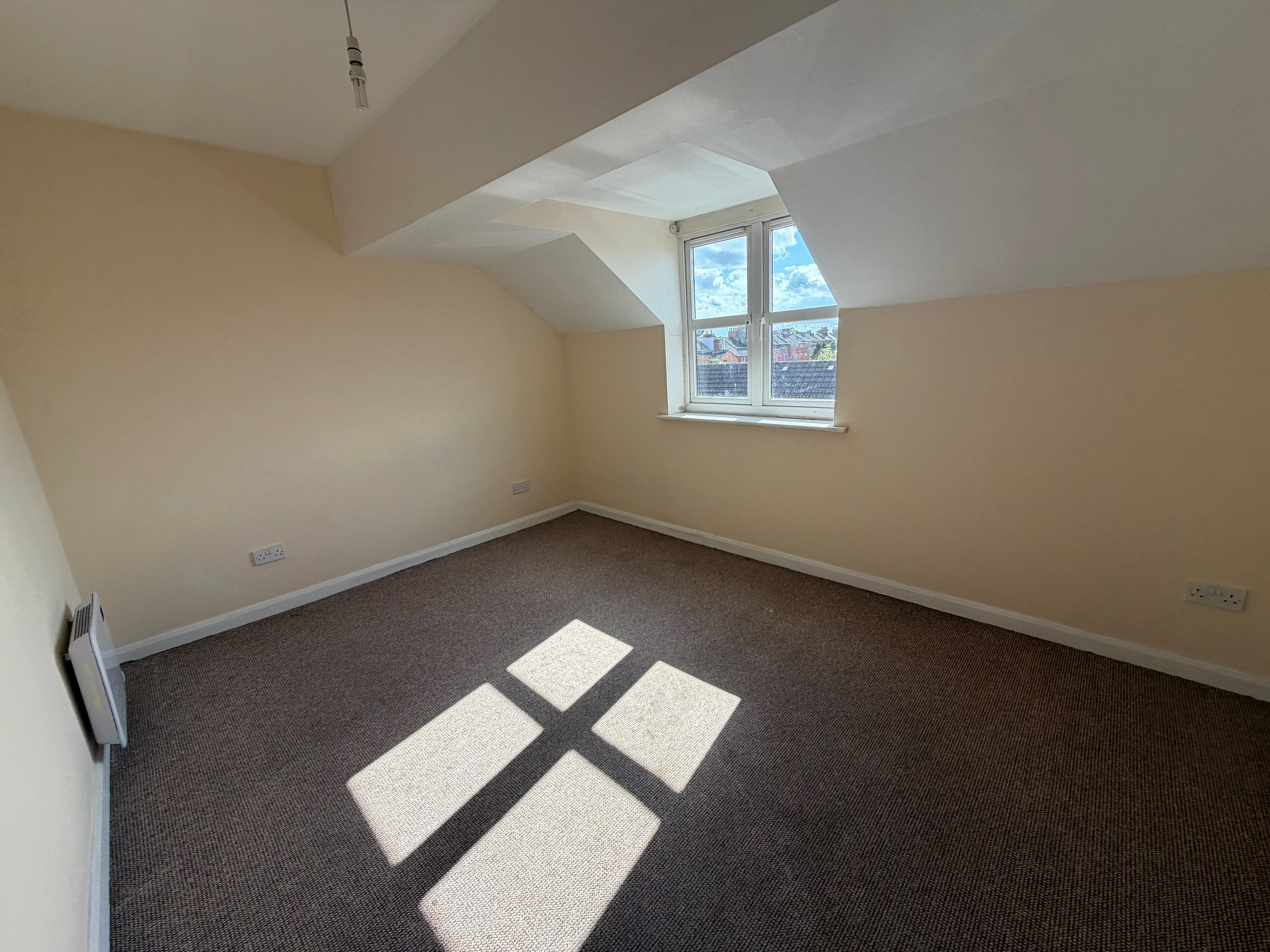 Flat Westleigh Close in Northampton