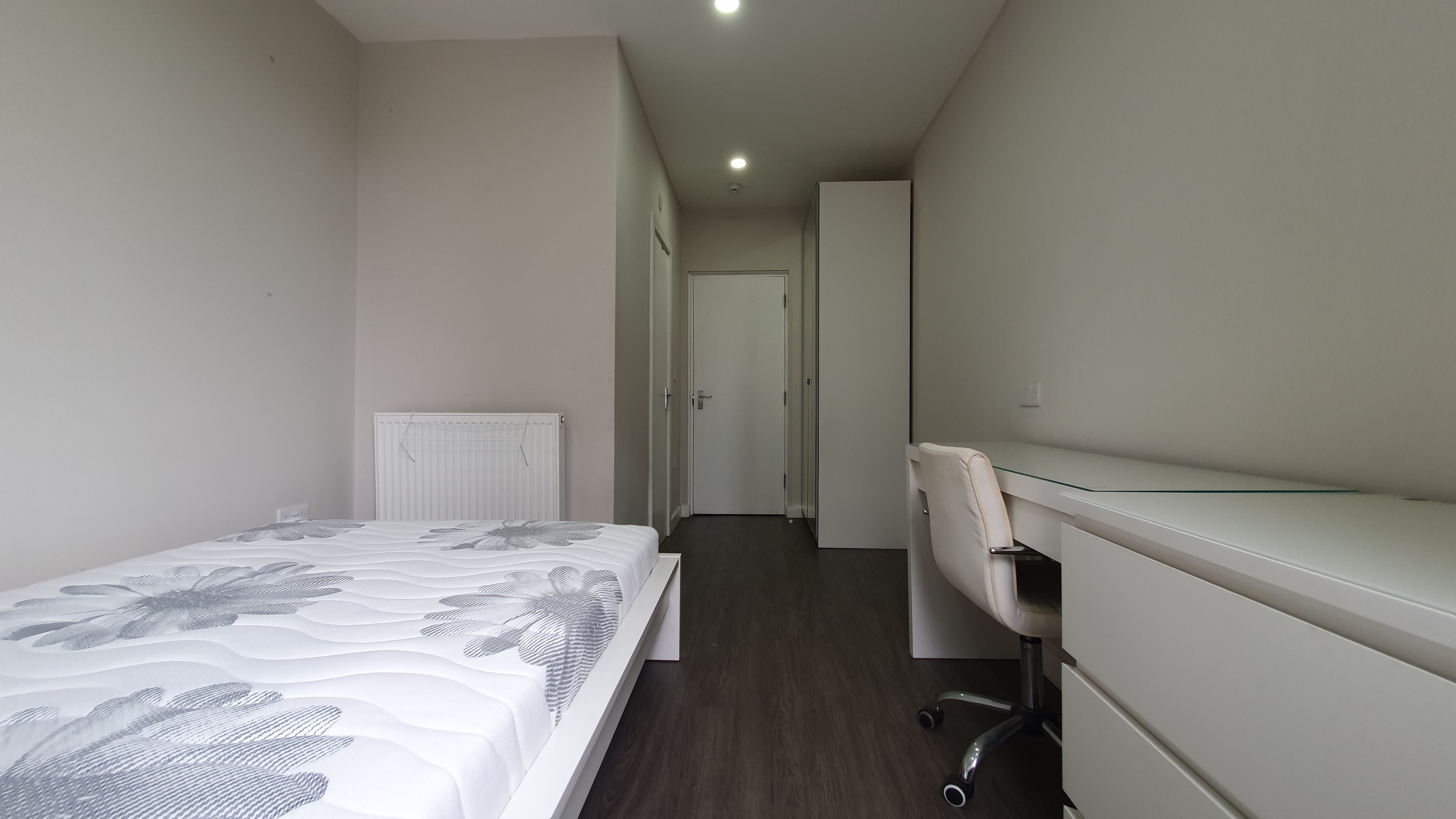 Room Castle Lane in Cardiff